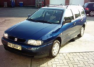 Seat Cordoba Kombi Blau 99 040 100